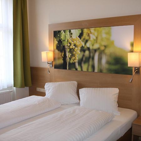 Weinhotel Rieder Poysdorf Eksteriør bilde
