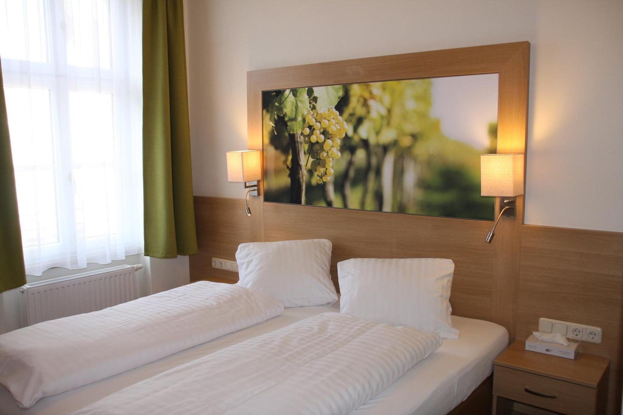 Weinhotel Rieder Poysdorf Eksteriør bilde