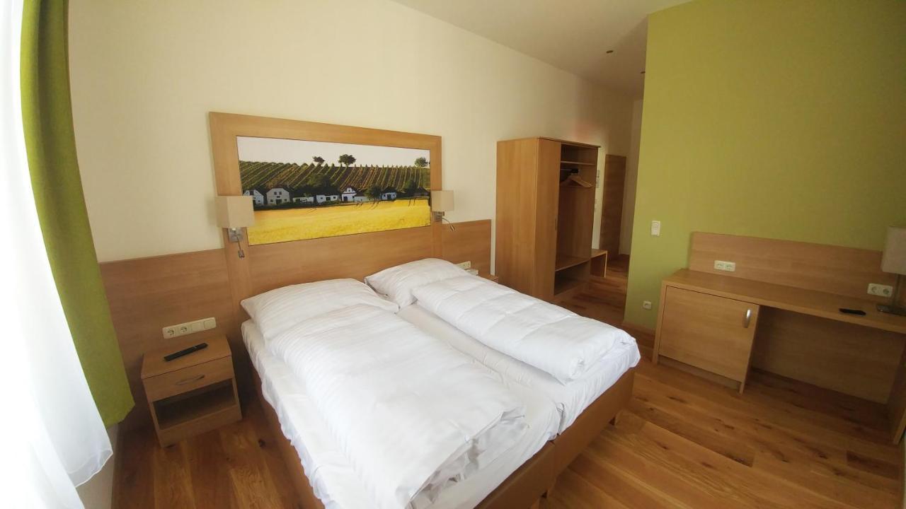 Weinhotel Rieder Poysdorf Eksteriør bilde
